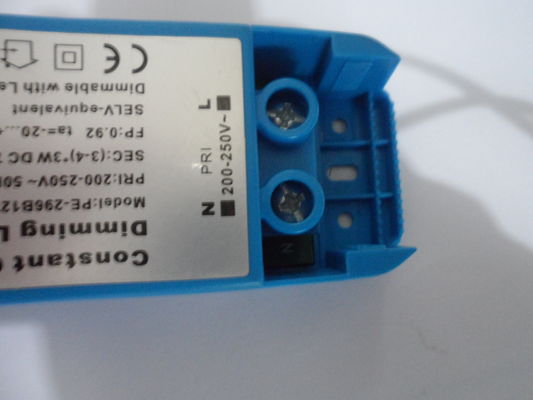 Одновыходовой 300Ma триак Dimmable вел водителя 18W, постоянн настоящего электропитания водить