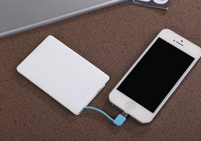 банк силы подарка наивысшей мощности сотового телефона 2500mah с Строени-в кабелем, батареей Li-полимера