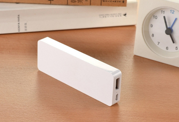 Фасонируйте белизне тонкий банк 3000mah силы подарка малый карманный заряжатель для iPad mp4 Smartphone
